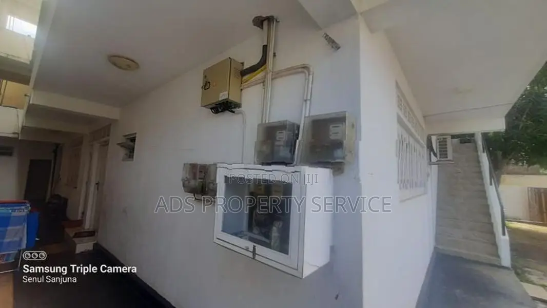4 Story House For Sale in Mount Lavinia (16 beds, 12 baths)