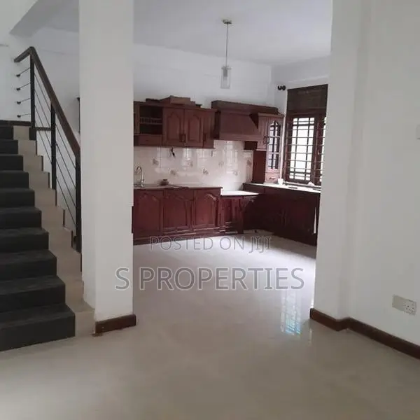 Solid house for sale in Attidiya