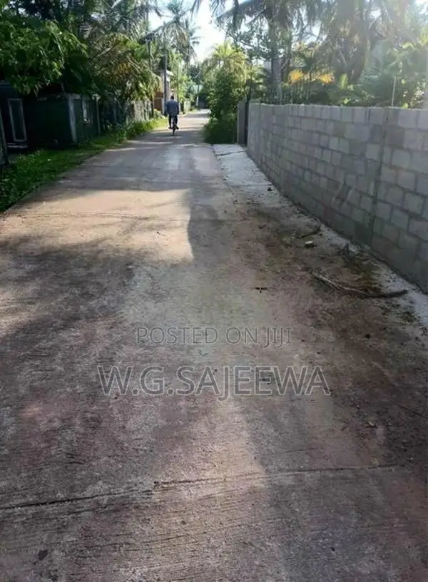 50m Lagoon 15 Perch Bare Land for Sale in Kapungoda Pamunugama