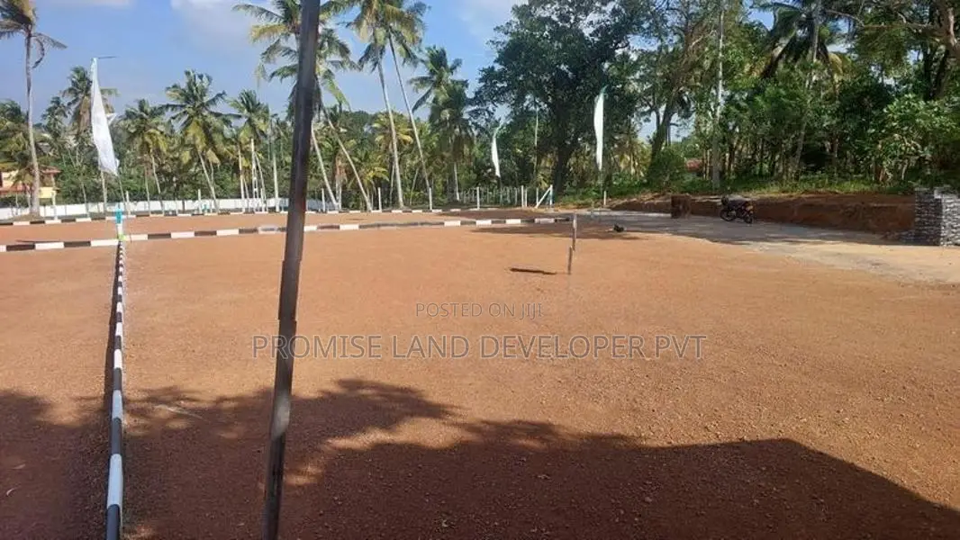 Walking distance to Old Galle Road, Panadura M20