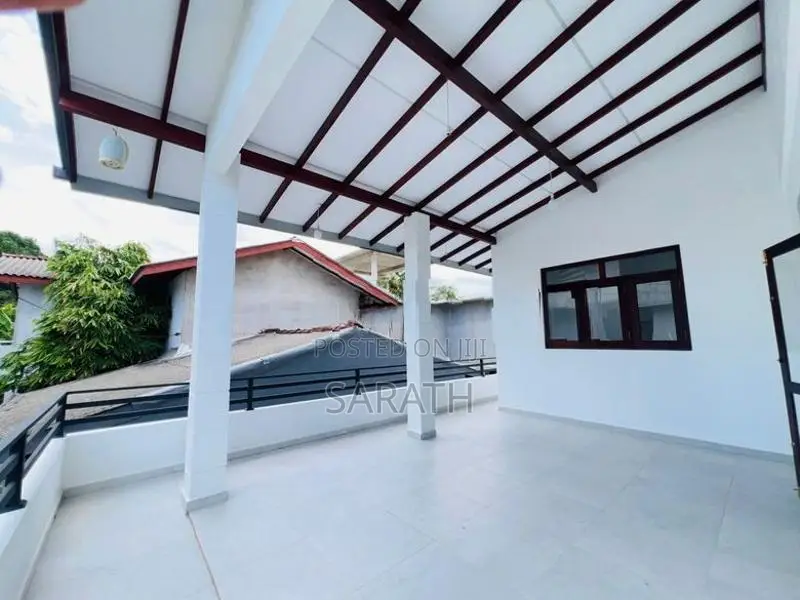 5 Bed With Brand New House in Talawatugoda