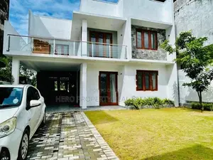 Super Luxury House for Sale in Athurugiriya
