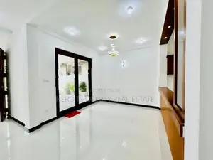 Super Luxury House for Sale in Athurugiriya