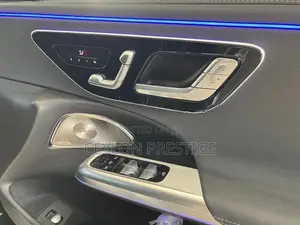 Mercedes Benz E200 AMG Line 2025