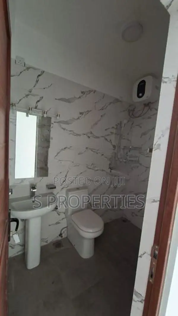 Modern brandnew apartment for sale in Wellawatte