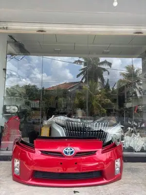 Toyota Prius Front Buffer