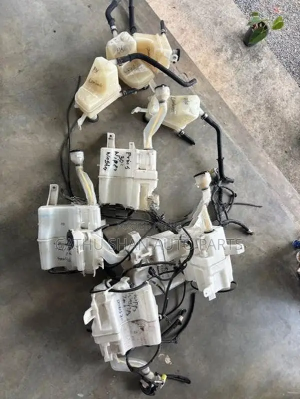 Toyota Prius Wiper Washer Tank