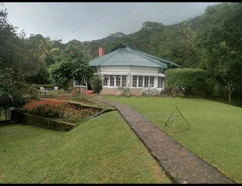 KANDY : 153 PERCHES PRIME LAND FOR SALE in Heerassagala