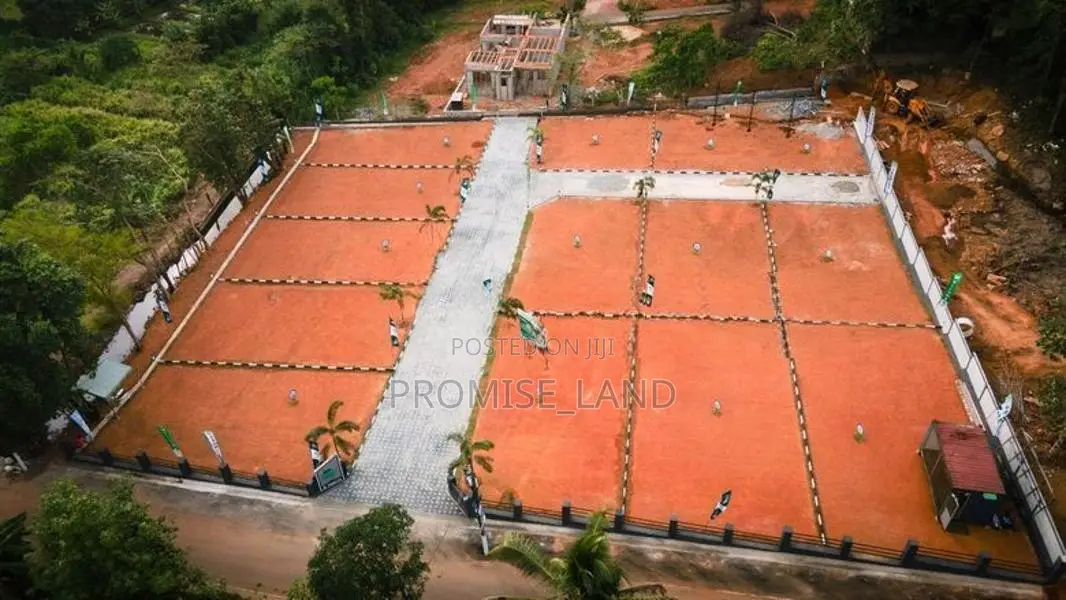 පානදුර හා වාද්දුව නගර දෙකට මැදිව බිම් කොටස් විකිනීමට M20