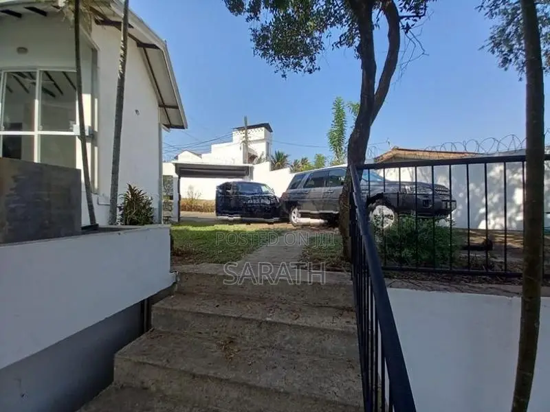 Luxurious House Sale Talawatugoda