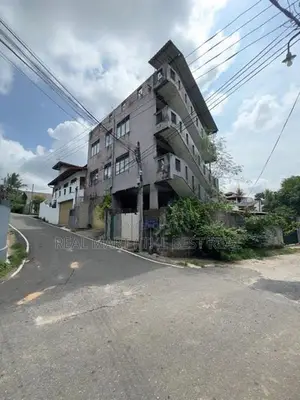ATHURUGIRIYA : 8BR (10.5P) MULTI-UNIT HOUSE COMPLEX FOR SALE