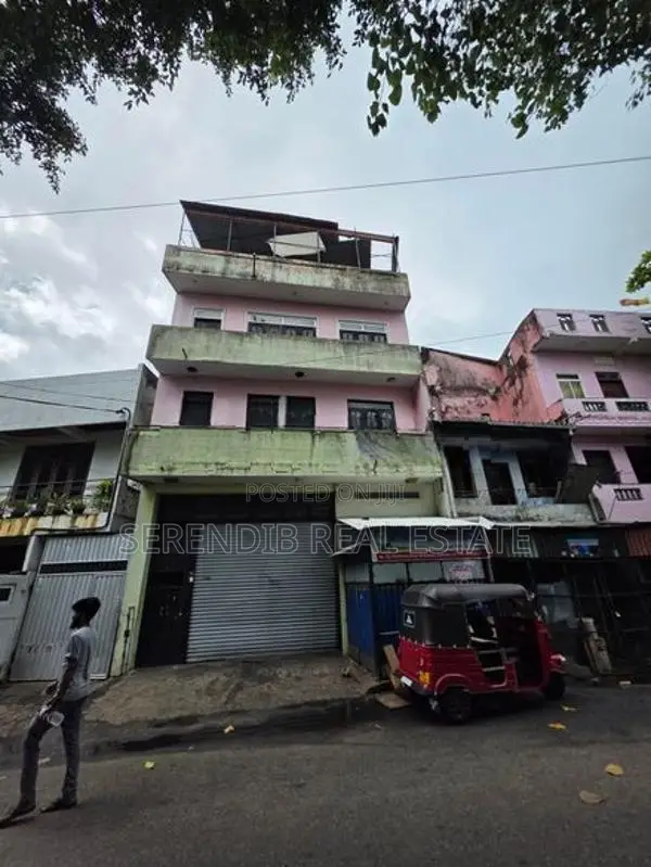 Three Storeid Building Sale in Colombo 14