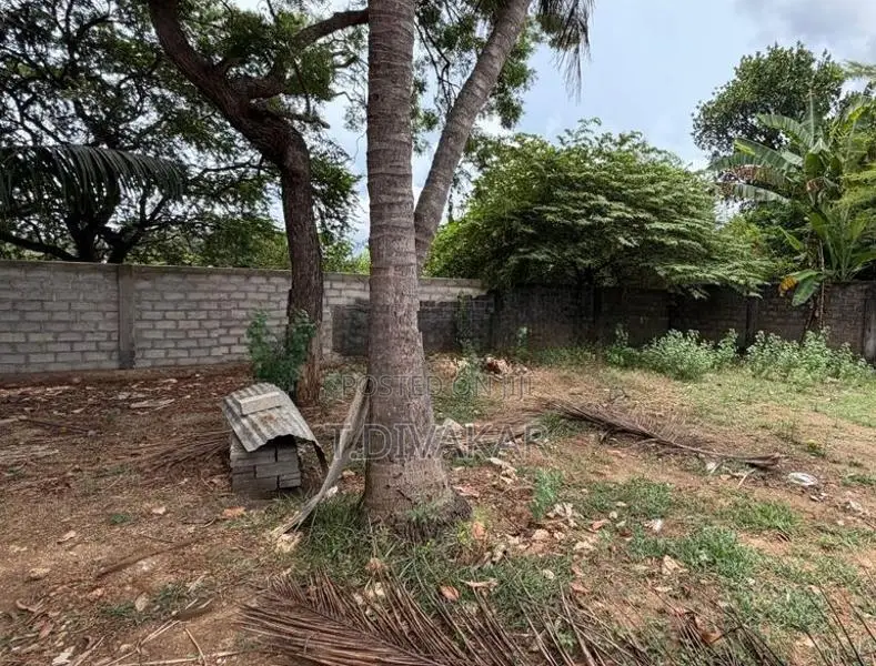 Temple Road Facing Land for Sale at Nallur