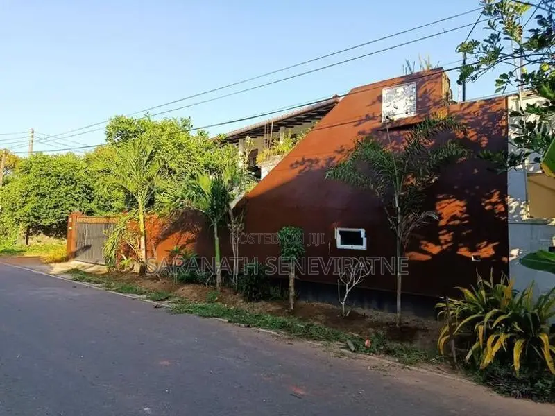 2 Storied House For Sale in Piliyandala Dampe Lake Drive