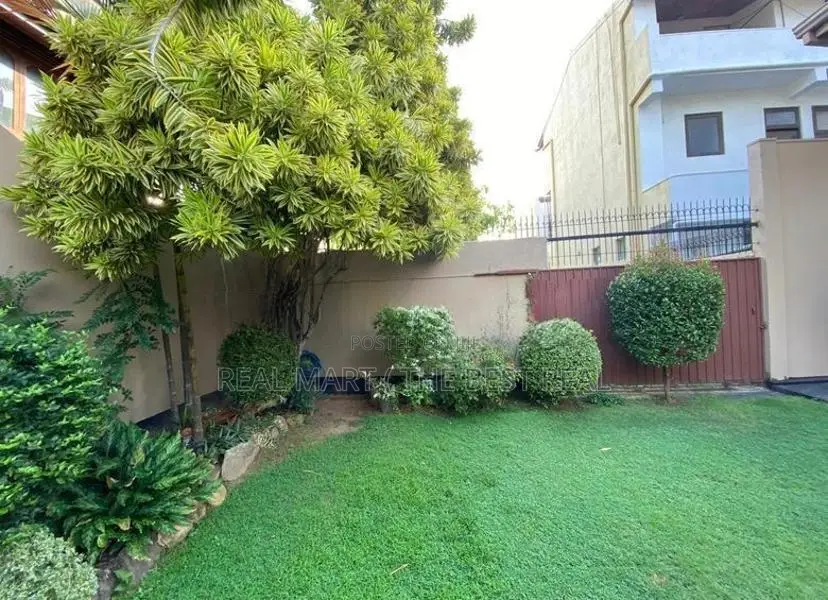 COLOMBO 06 : 5BR (15.5P) LUXURY MODERN HOUSE FOR SALE