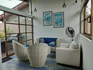 Colombo 5 Three Story Luxury House Available For Sale