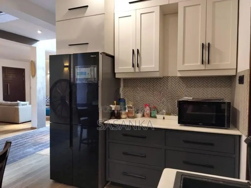 Colombo 5 Three Story Luxury House Available For Sale