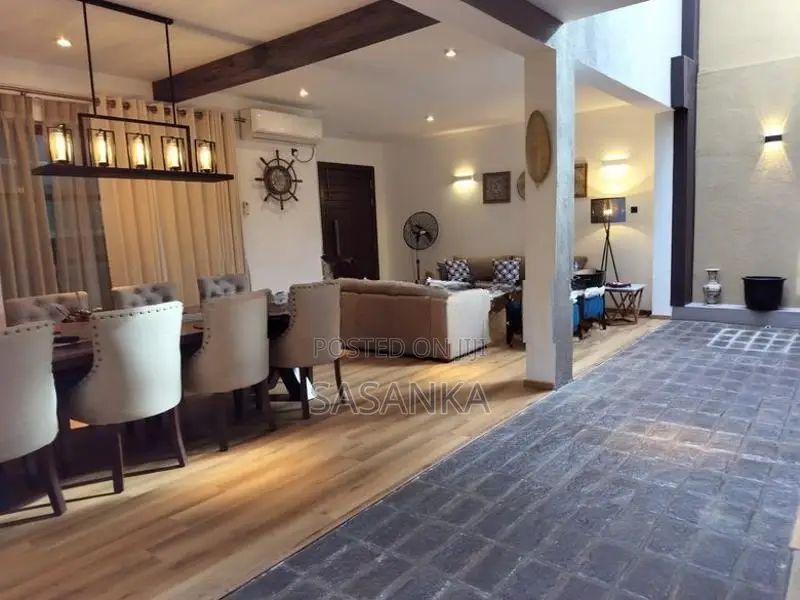 Colombo 5 Three Story Luxury House Available For Sale