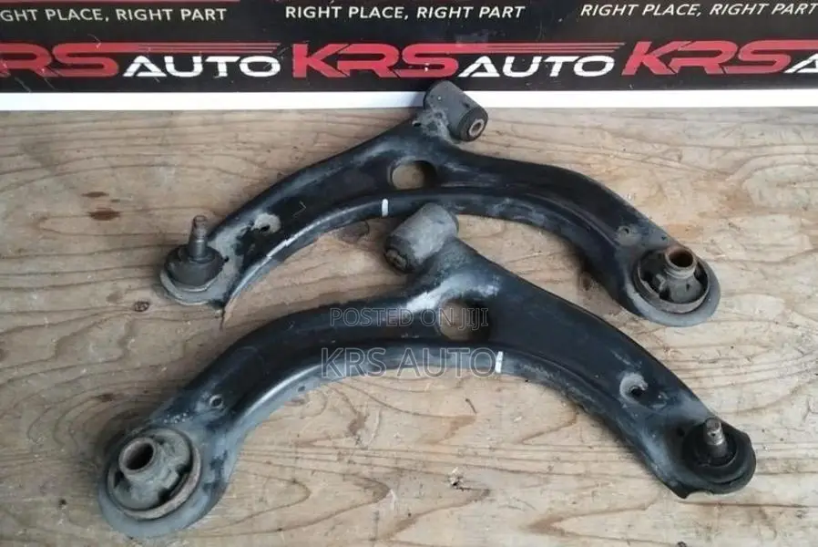 Daihatsu Mira LA 350 Lower Control Arms