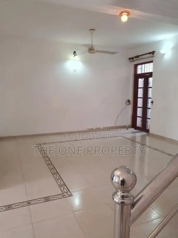 Beautiful 5-Bedroom House for Sale - Bangalawatta Wattala
