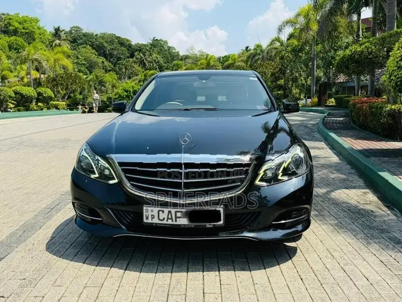 Mercedes Benz E300 Eliganze Model 2014