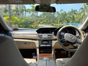 Mercedes Benz E300 Eliganze Model 2014