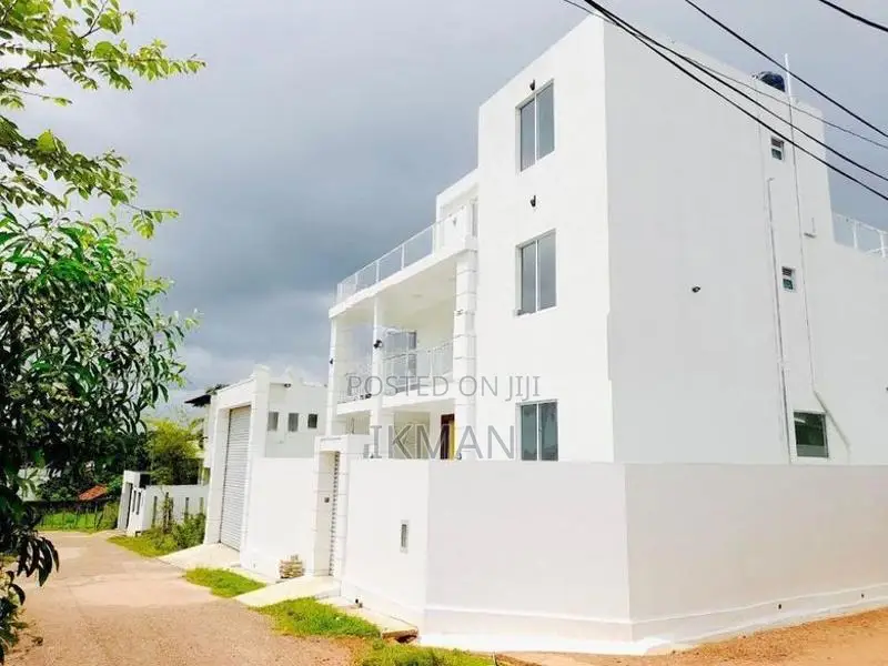 Luxury 3 Storey House for Sale in Kandana
