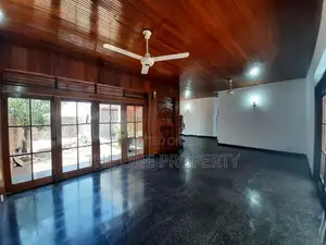 7 Bedeoom House for Rent - horton place Colombo