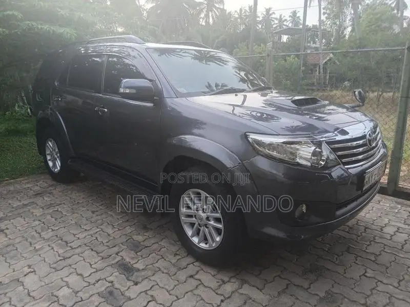 Toyota Fortuner 2014
