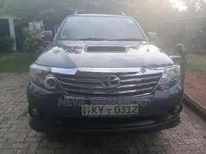 Toyota Fortuner 2014