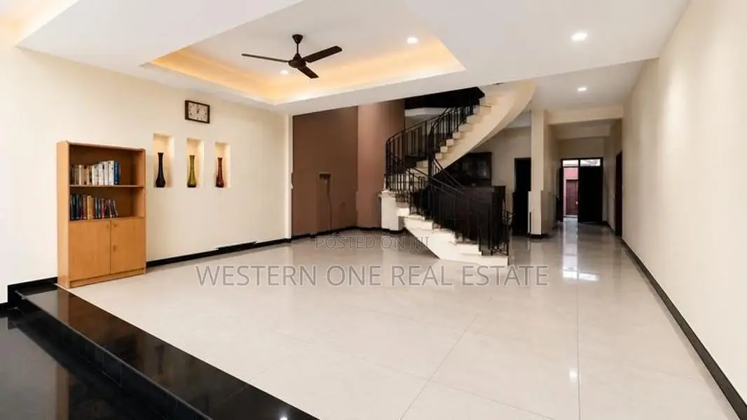 Spacious House For Sale in Near Jayasinghe Ground Dehiwala