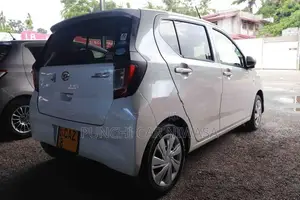 Daihatsu Mira 2017