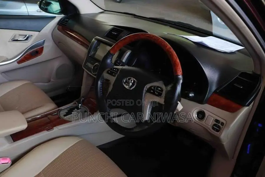 Toyota Premio 2014