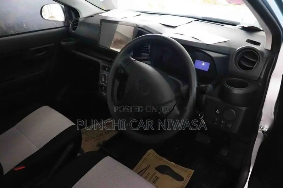 Daihatsu Mira 2025