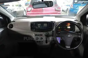 Toyota Pixis 2016