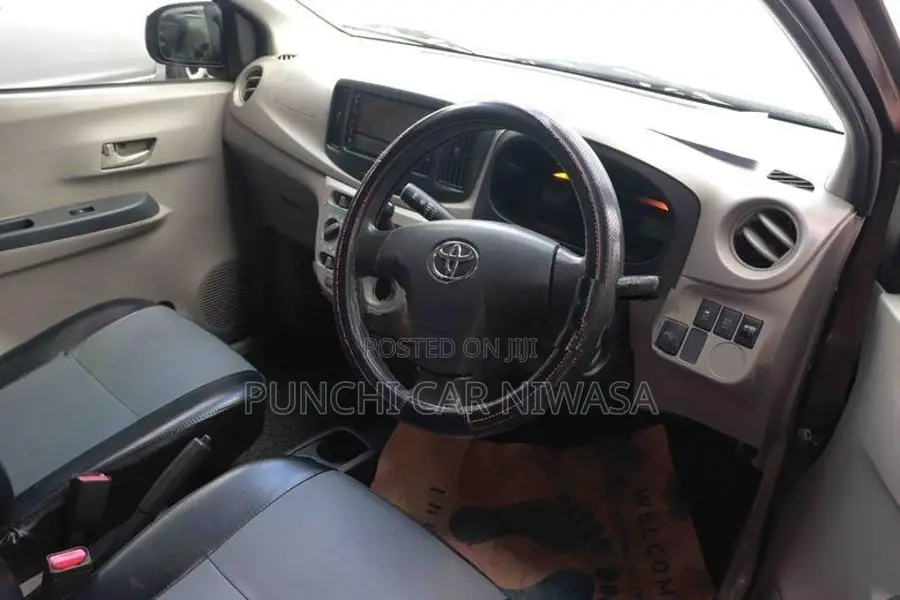 Toyota Pixis 2016