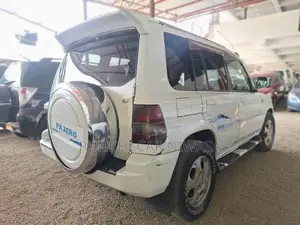 Mitsubishi Pajero 2000
