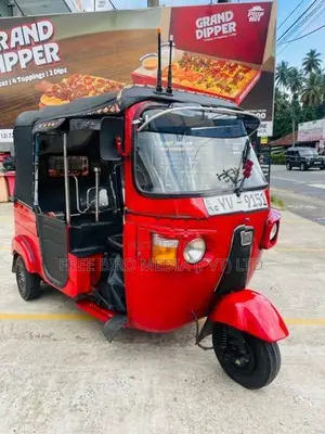 Bajaj RE 2012