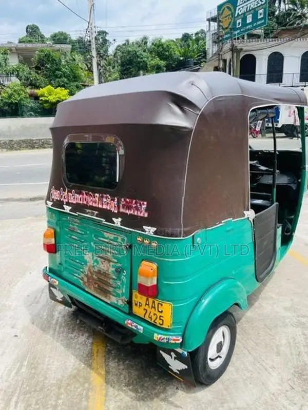 Bajaj RE 2013