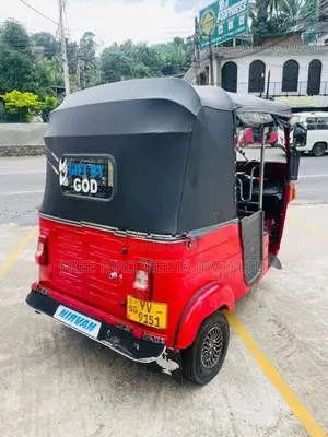 Bajaj RE 2012