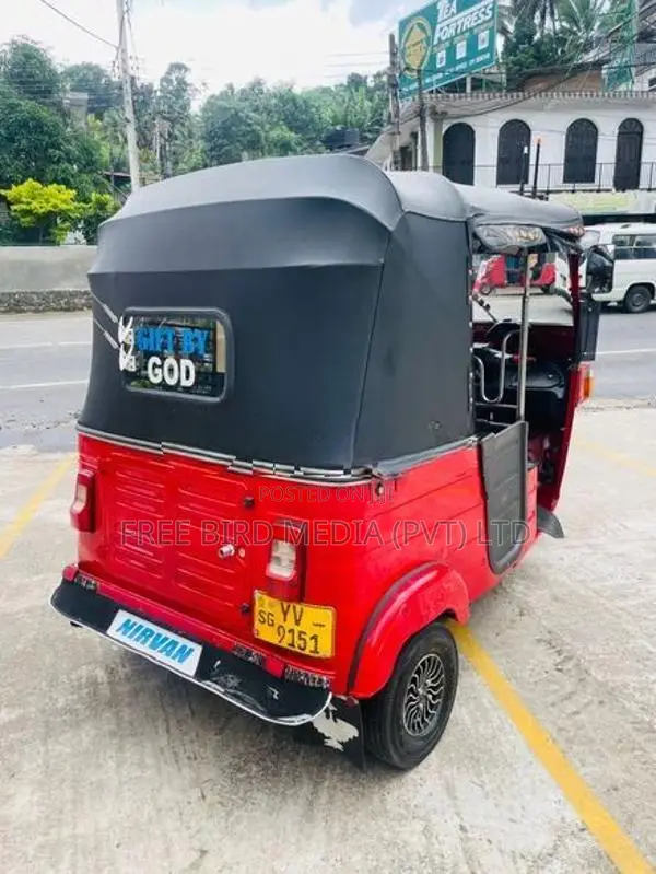 Bajaj RE 2012