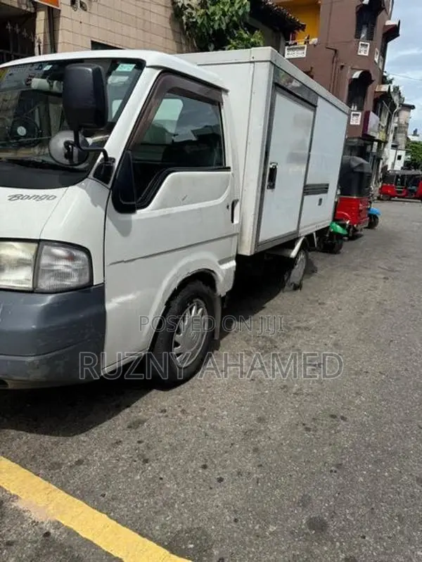 Mazda Bongo 2017