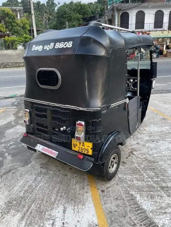 Bajaj RE 2010