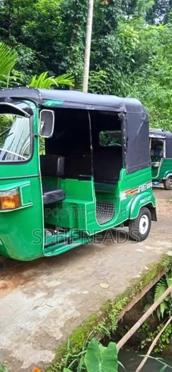 Bajaj RE 4 Stroke 2011