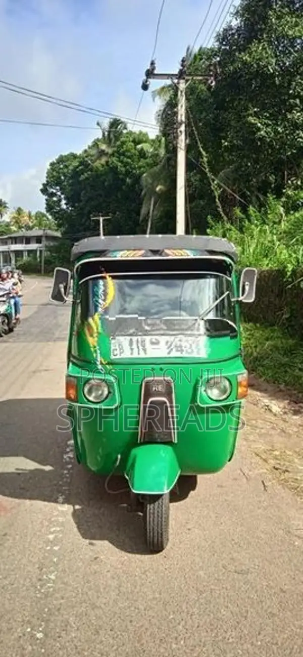 Bajaj RE 4 Stroke 2011