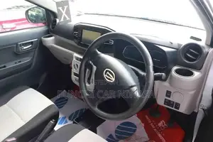 Daihatsu Mira 2017