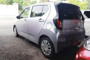 Daihatsu Mira 2017