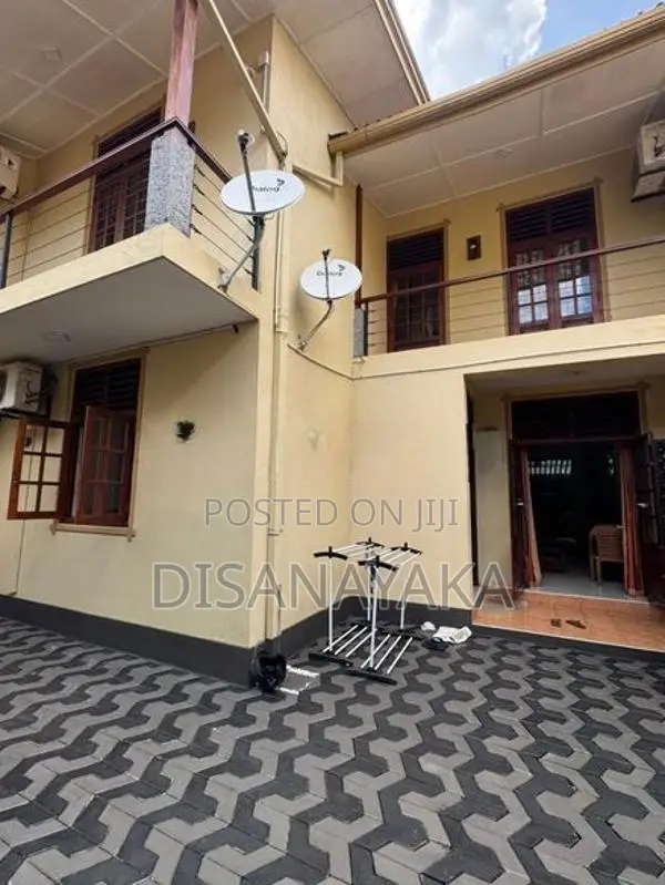 Two Storey House for Sale Battaramulla Ds40908