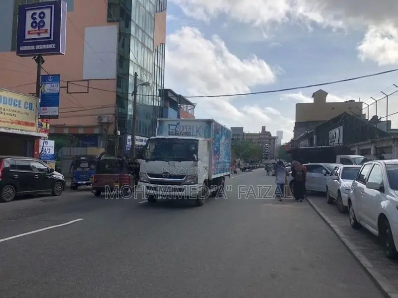 Commercial Building For Rent in Grandpas Road Colombo.14