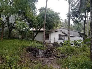 Land with House for Sale Kadawatha